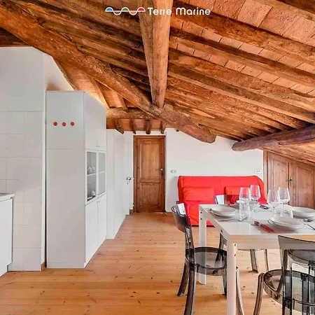 Sister's House, Terre Marine *