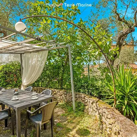 Sister's House, Terre Marine * Lerici