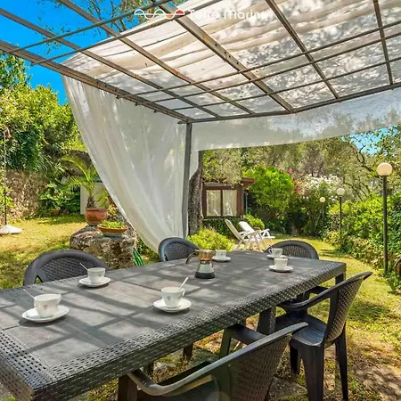 Sister's House, Terre Marine شقة