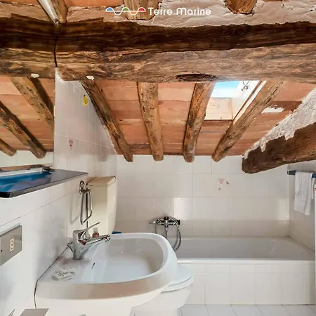 Sister's House, Terre Marine شقة ليريسي